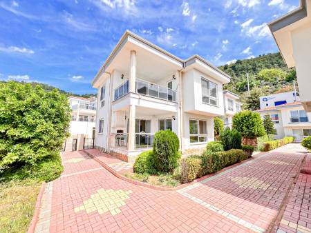 Beautiful villa in a complex overlooking the sea and the whole city!