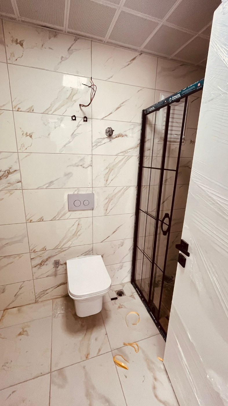 <p><font dir="auto" style="vertical-align:inherit"><font dir="auto" style="vertical-align:inherit">Продается. Авсаллар, Аланья. Квартира в новом доме в 1500 метрах от моря. Лучшие песчаные пляжи находятся в Авсалларе. Близость сосновых лесов и моря обеспечивает чистый, целебный воздух.</font></font></p>

<p><font dir="auto" style="vertical-align:inherit"><font dir="auto" style="vertical-align:inherit">Самый безопасный, спокойный и экологически чистый район.</font></font></p>

<p><font dir="auto" style="vertical-align:inherit"><font dir="auto" style="vertical-align:inherit">Новый жилой комплекс с бассейном. Сауна, турецкая баня, парковка, детские площадки, зона барбекю, охрана.</font></font></p>

<p><font dir="auto" style="vertical-align:inherit"><font dir="auto" style="vertical-align:inherit">Квартира на 3-м этаже. 1 гостиная с открытой кухней, 1 спальня, просторный балкон с видом на бассейн.</font></font></p>

<p><font dir="auto" style="vertical-align:inherit"><font dir="auto" style="vertical-align:inherit">Квартира полностью отделана, включает кухонный гарнитур и всю сантехнику.</font></font></p>

<p><font dir="auto" style="vertical-align:inherit"><font dir="auto" style="vertical-align:inherit">Новому владельцу нужно лишь купить мебель и бытовую технику и наслаждаться отдыхом на море.</font></font></p>

<p><font dir="auto" style="vertical-align:inherit"><font dir="auto" style="vertical-align:inherit">Мы можем помочь с выбором мебели и бытовой техники.</font></font></p>
