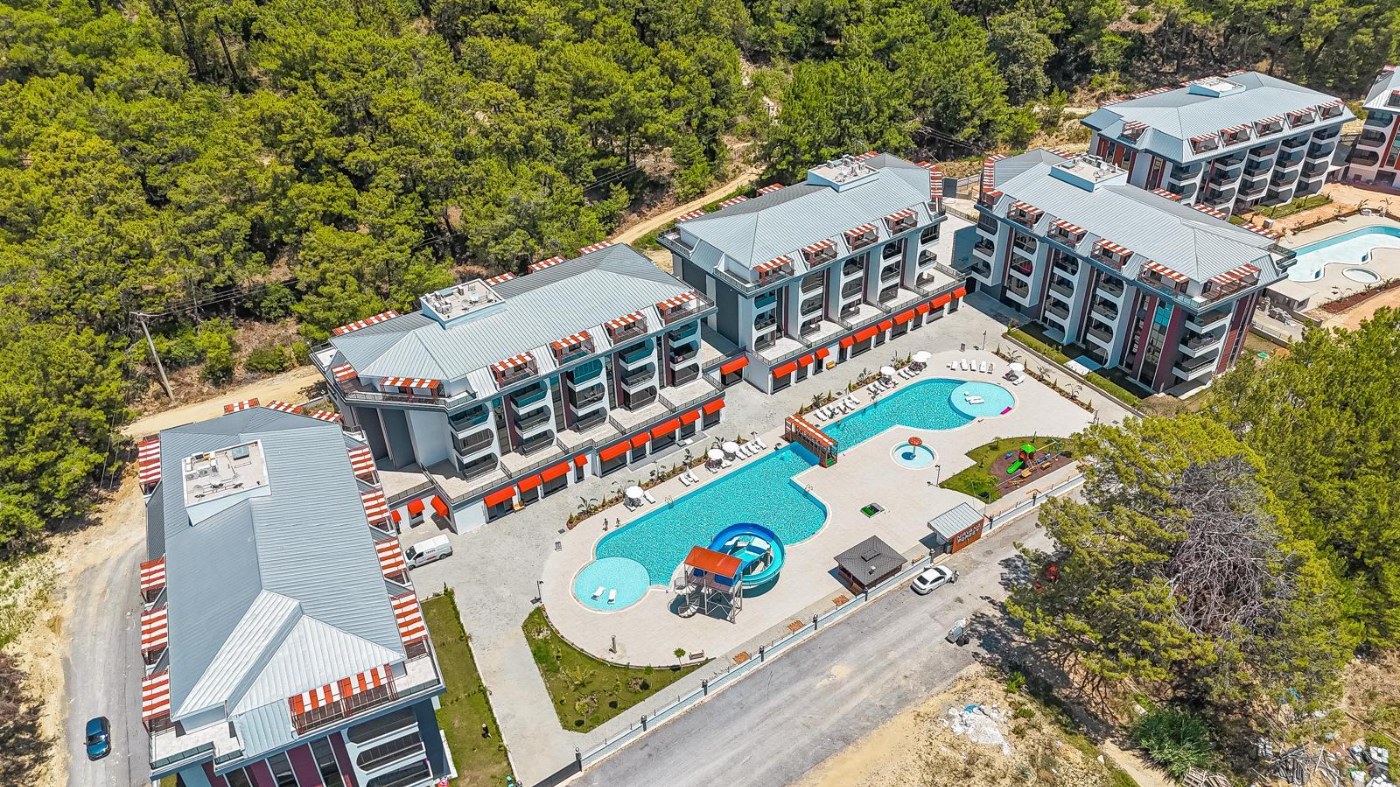 <p>For sale. Beautiful apartment in a new complex 300 meters from the sea. Avsallar, the cleanest sandy beaches and pine forest are found only in this area. Fresh air, peace and quiet, and all the amenities of a 5-star hotel right in the complex!</p>

<p>Indoor and outdoor pools</p>

<p>Hammam</p>

<p>Sauna</p>

<p>Roman steam room</p>

<p>Indoor and outdoor parking</p>

<p>Relaxation areas for children and adults</p>

<p>BBQ areas</p>

<p>Water slides</p>

<p>Fitness</p>

<p>Secured area</p>

<p>Sandy beaches 300 meters away</p>

<p>One-bedroom apartment with a living room and kitchen</p>

<p>Fully furnished with furniture and appliances</p>

<p>Designer renovation</p>

<p>Spacious glazed balcony overlooking the pools</p>

<p>Underfloor heating</p>

<p>Price: &euro;95,000</p>

<p>No additional investment required! Everything is already included!</p>
