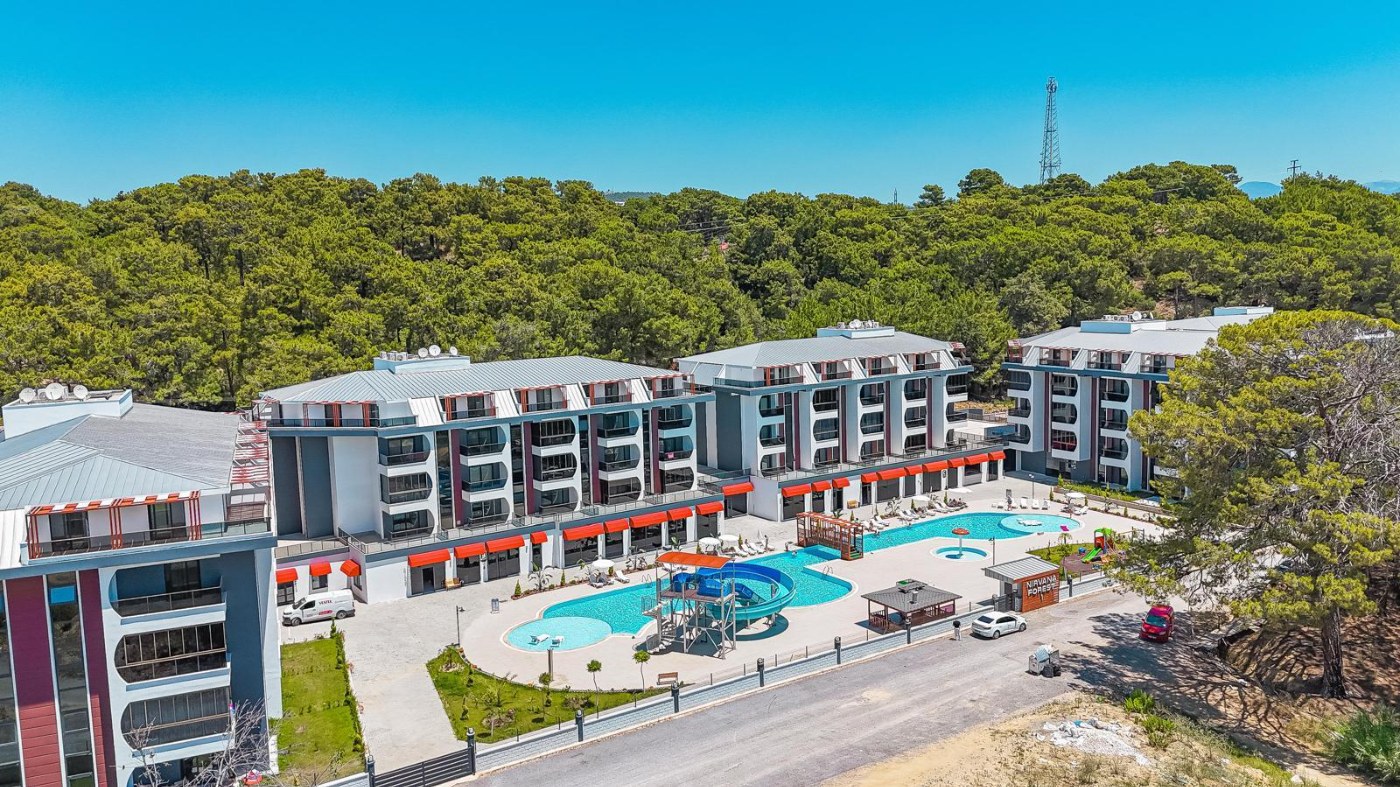 <p>For sale. Beautiful apartment in a new complex 300 meters from the sea. Avsallar, the cleanest sandy beaches and pine forest are found only in this area. Fresh air, peace and quiet, and all the amenities of a 5-star hotel right in the complex!</p>

<p>Indoor and outdoor pools</p>

<p>Hammam</p>

<p>Sauna</p>

<p>Roman steam room</p>

<p>Indoor and outdoor parking</p>

<p>Relaxation areas for children and adults</p>

<p>BBQ areas</p>

<p>Water slides</p>

<p>Fitness</p>

<p>Secured area</p>

<p>Sandy beaches 300 meters away</p>

<p>One-bedroom apartment with a living room and kitchen</p>

<p>Fully furnished with furniture and appliances</p>

<p>Designer renovation</p>

<p>Spacious glazed balcony overlooking the pools</p>

<p>Underfloor heating</p>

<p>Price: &euro;95,000</p>

<p>No additional investment required! Everything is already included!</p>
