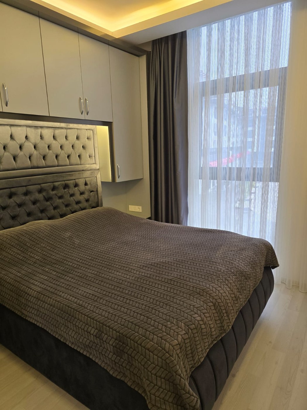 <p>For sale. Beautiful apartment in a new complex 300 meters from the sea. Avsallar, the cleanest sandy beaches and pine forest are found only in this area. Fresh air, peace and quiet, and all the amenities of a 5-star hotel right in the complex!</p>

<p>Indoor and outdoor pools</p>

<p>Hammam</p>

<p>Sauna</p>

<p>Roman steam room</p>

<p>Indoor and outdoor parking</p>

<p>Relaxation areas for children and adults</p>

<p>BBQ areas</p>

<p>Water slides</p>

<p>Fitness</p>

<p>Secured area</p>

<p>Sandy beaches 300 meters away</p>

<p>One-bedroom apartment with a living room and kitchen</p>

<p>Fully furnished with furniture and appliances</p>

<p>Designer renovation</p>

<p>Spacious glazed balcony overlooking the pools</p>

<p>Underfloor heating</p>

<p>Price: &euro;95,000</p>

<p>No additional investment required! Everything is already included!</p>

