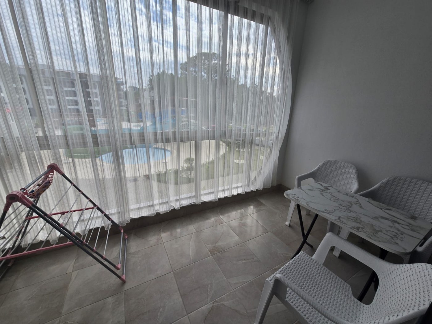 <p>For sale. Beautiful apartment in a new complex 300 meters from the sea. Avsallar, the cleanest sandy beaches and pine forest are found only in this area. Fresh air, peace and quiet, and all the amenities of a 5-star hotel right in the complex!</p>

<p>Indoor and outdoor pools</p>

<p>Hammam</p>

<p>Sauna</p>

<p>Roman steam room</p>

<p>Indoor and outdoor parking</p>

<p>Relaxation areas for children and adults</p>

<p>BBQ areas</p>

<p>Water slides</p>

<p>Fitness</p>

<p>Secured area</p>

<p>Sandy beaches 300 meters away</p>

<p>One-bedroom apartment with a living room and kitchen</p>

<p>Fully furnished with furniture and appliances</p>

<p>Designer renovation</p>

<p>Spacious glazed balcony overlooking the pools</p>

<p>Underfloor heating</p>

<p>Price: &euro;95,000</p>

<p>No additional investment required! Everything is already included!</p>
