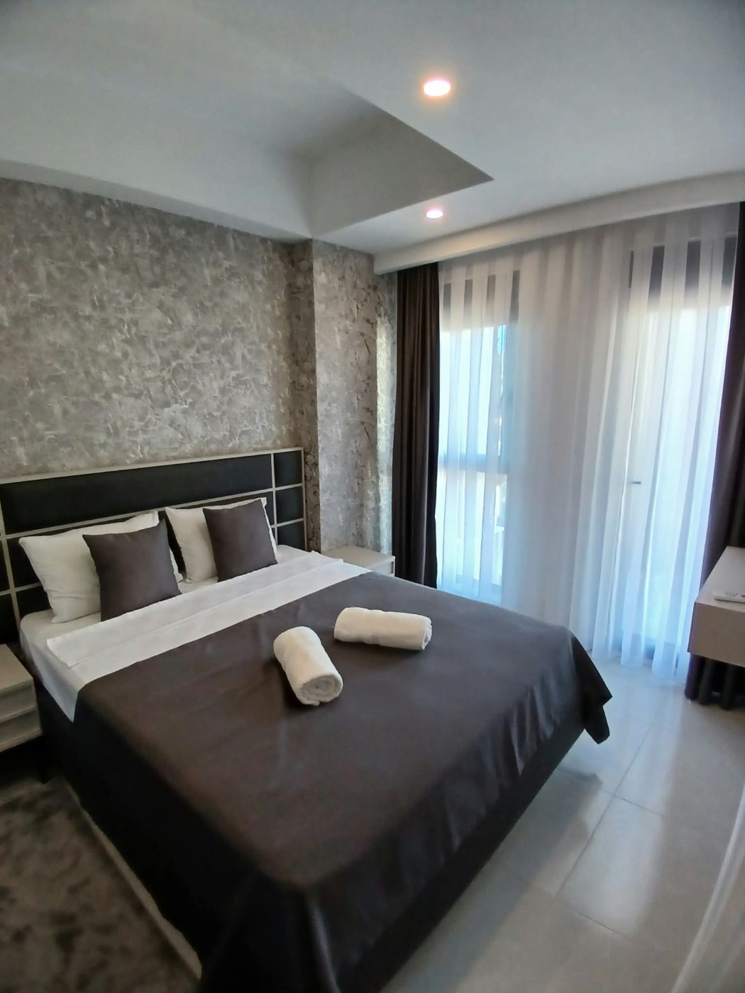 <p>For Sale: Avsallar, Alanya. Located within walking distance of the best sandy beaches.</p>

<p>A new luxury hotel-style complex. Short-term rental permit included.</p>

<p>Complex amenities:</p>

<p>- Outdoor, indoor, and children's swimming pools</p>

<p>- Water slides</p>

<p>- Play areas for children and adults</p>

<p>- BBQ area</p>

<p>- Garden and green spaces</p>

<p>- Gazebos/relaxation areas</p>

<p>- Fitness center</p>

<p>- Tennis court</p>

<p>- Sauna</p>

<p>- Turkish bath (hammam)</p>

<p>- Roman steam room</p>

<p>- 24/7 security</p>

<p>- Parking</p>

<p>1- and 2-bedroom apartments available on various floors. Views include mountains, nature, and the sea.</p>

<p>Apartment prices vary based on the floor and the view.</p>

<p>1+1, 1st floor: &euro;81,500 (+ &euro;10,000 for furniture and appliances)</p>

<p>1+1, 2nd floor: &euro;85,000</p>

<p>1+1, 2nd floor: &euro;84,500</p>

<p>1+1, 2nd floor: &euro;86,000</p>

<p>1+1, 3rd floor: &euro;82,500</p>

<p>1+1, 3rd floor: &euro;87,000</p>

<p>1+1, 4th floor: &euro;84,500</p>

<p>2+1, 4th floor: &euro;122,500 (+ &euro;12,500 for furniture and appliances)</p>

<p>1+1, 5th floor: &euro;88,000</p>

<p>1+1, 5th floor: &euro;90,000</p>

<p>1+1, 5th floor: &euro;92,000</p>

<p>2+1, 8th floor: &euro;146,000</p>

<p>1+1, 9th floor: &euro;98,500</p>

<p>2+1: &euro;153,000</p>
