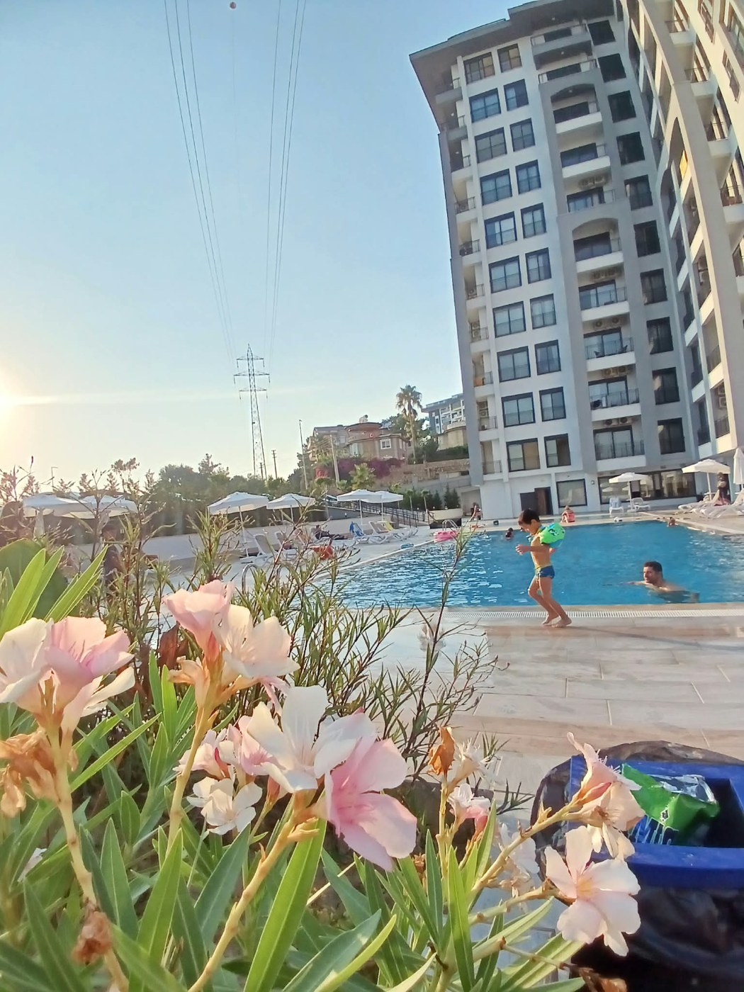 A new hotel-style complex within walking distance of the best sandy beaches.