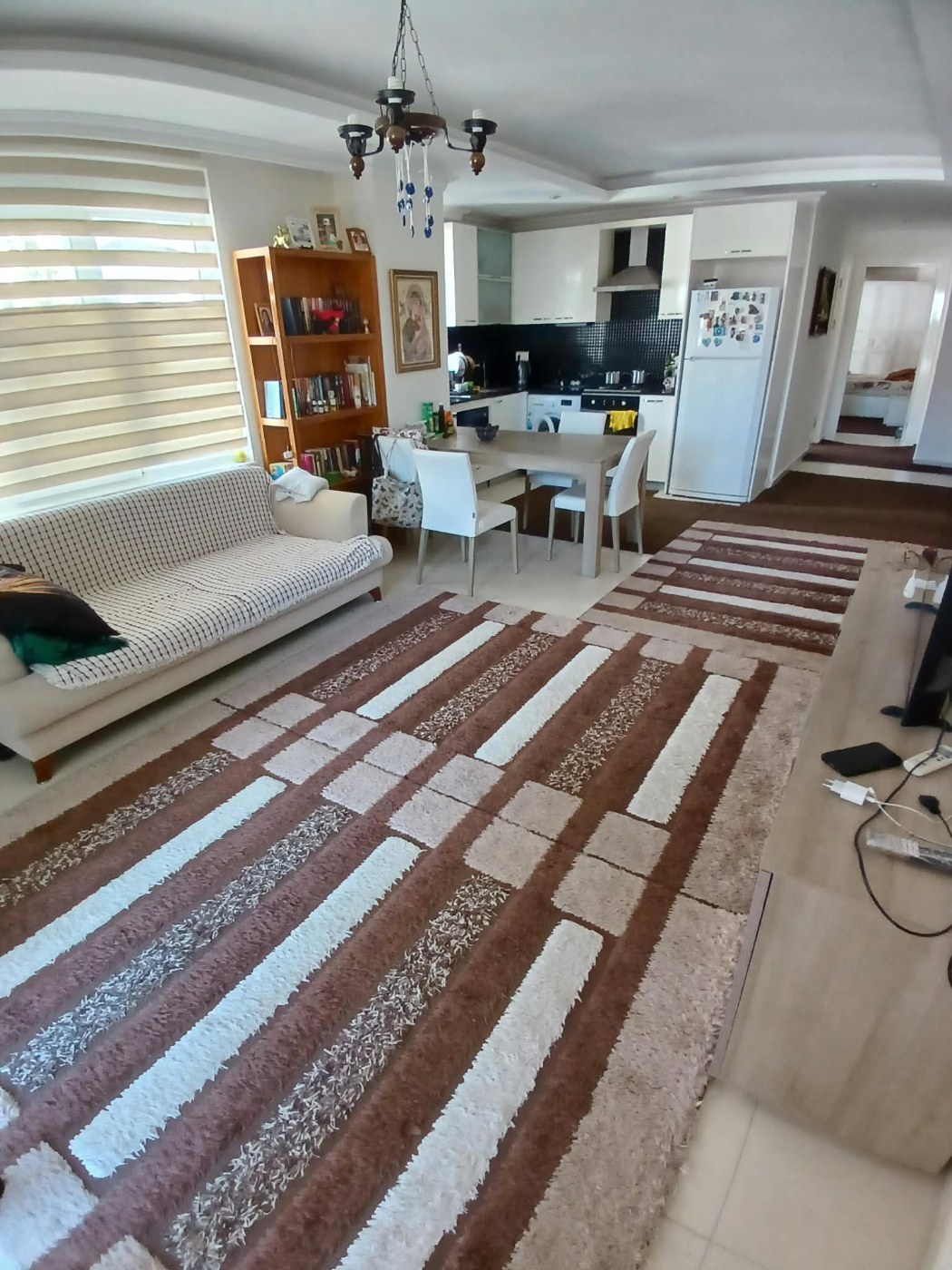 <p><font dir="auto" style="vertical-align:inherit"><font dir="auto" style="vertical-align:inherit">Продается квартира в центре Авсаллара, в 500 метрах от лучших песчаных пляжей.</font></font></p>

<p><font dir="auto" style="vertical-align:inherit"><font dir="auto" style="vertical-align:inherit">Уютный гостиничный комплекс с обширной территорией и развитой инфраструктурой:</font></font></p>

<p><font dir="auto" style="vertical-align:inherit"><font dir="auto" style="vertical-align:inherit">Открытые и закрытые бассейны; водные горки</font></font></p>

<p><font dir="auto" style="vertical-align:inherit"><font dir="auto" style="vertical-align:inherit">Большая зеленая территория с фруктовыми деревьями.</font></font></p>

<p><font dir="auto" style="vertical-align:inherit"><font dir="auto" style="vertical-align:inherit">Зоны отдыха для детей и взрослых</font></font></p>

<p><font dir="auto" style="vertical-align:inherit"><font dir="auto" style="vertical-align:inherit">зоны для барбекю</font></font></p>

<p><font dir="auto" style="vertical-align:inherit"><font dir="auto" style="vertical-align:inherit">Теннисный корт</font></font></p>

<p><font dir="auto" style="vertical-align:inherit"><font dir="auto" style="vertical-align:inherit">Фитнес-центр</font></font></p>

<p><font dir="auto" style="vertical-align:inherit"><font dir="auto" style="vertical-align:inherit">Турецкая баня (хаммам)</font></font></p>

<p><font dir="auto" style="vertical-align:inherit"><font dir="auto" style="vertical-align:inherit">Сауна</font></font></p>

<p><font dir="auto" style="vertical-align:inherit"><font dir="auto" style="vertical-align:inherit">Римская паровая баня</font></font></p>

<p><font dir="auto" style="vertical-align:inherit"><font dir="auto" style="vertical-align:inherit">Детские игровые комнаты</font></font></p>

<p><font dir="auto" style="vertical-align:inherit"><font dir="auto" style="vertical-align:inherit">круглосуточная охрана</font></font></p>

<p><font dir="auto" style="vertical-align:inherit"><font dir="auto" style="vertical-align:inherit">На территории комплекса есть ресторан и частный пляж с ресторанами и бесплатными шезлонгами.</font></font></p>

<p><font dir="auto" style="vertical-align:inherit"><font dir="auto" style="vertical-align:inherit">Магазины, рестораны и местный рынок находятся в пешей доступности.</font></font></p>

<p><font dir="auto" style="vertical-align:inherit"><font dir="auto" style="vertical-align:inherit">Просторная квартира 2+1 на 2-м этаже, полностью меблирована и оборудована бытовой техникой.</font></font></p>

<p><font dir="auto" style="vertical-align:inherit"><font dir="auto" style="vertical-align:inherit">120 м&sup2;; два просторных балкона; окна выходят на бассейн и открывают вид на море.</font></font></p>
