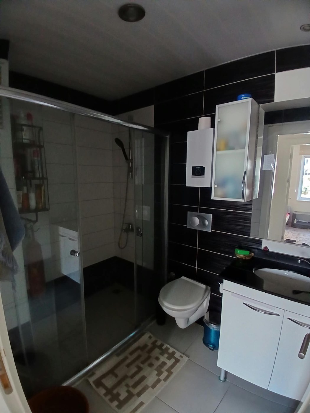 <p><font dir="auto" style="vertical-align:inherit"><font dir="auto" style="vertical-align:inherit">Продается квартира в центре Авсаллара, в 500 метрах от лучших песчаных пляжей.</font></font></p>

<p><font dir="auto" style="vertical-align:inherit"><font dir="auto" style="vertical-align:inherit">Уютный гостиничный комплекс с обширной территорией и развитой инфраструктурой:</font></font></p>

<p><font dir="auto" style="vertical-align:inherit"><font dir="auto" style="vertical-align:inherit">Открытые и закрытые бассейны; водные горки</font></font></p>

<p><font dir="auto" style="vertical-align:inherit"><font dir="auto" style="vertical-align:inherit">Большая зеленая территория с фруктовыми деревьями.</font></font></p>

<p><font dir="auto" style="vertical-align:inherit"><font dir="auto" style="vertical-align:inherit">Зоны отдыха для детей и взрослых</font></font></p>

<p><font dir="auto" style="vertical-align:inherit"><font dir="auto" style="vertical-align:inherit">зоны для барбекю</font></font></p>

<p><font dir="auto" style="vertical-align:inherit"><font dir="auto" style="vertical-align:inherit">Теннисный корт</font></font></p>

<p><font dir="auto" style="vertical-align:inherit"><font dir="auto" style="vertical-align:inherit">Фитнес-центр</font></font></p>

<p><font dir="auto" style="vertical-align:inherit"><font dir="auto" style="vertical-align:inherit">Турецкая баня (хаммам)</font></font></p>

<p><font dir="auto" style="vertical-align:inherit"><font dir="auto" style="vertical-align:inherit">Сауна</font></font></p>

<p><font dir="auto" style="vertical-align:inherit"><font dir="auto" style="vertical-align:inherit">Римская паровая баня</font></font></p>

<p><font dir="auto" style="vertical-align:inherit"><font dir="auto" style="vertical-align:inherit">Детские игровые комнаты</font></font></p>

<p><font dir="auto" style="vertical-align:inherit"><font dir="auto" style="vertical-align:inherit">круглосуточная охрана</font></font></p>

<p><font dir="auto" style="vertical-align:inherit"><font dir="auto" style="vertical-align:inherit">На территории комплекса есть ресторан и частный пляж с ресторанами и бесплатными шезлонгами.</font></font></p>

<p><font dir="auto" style="vertical-align:inherit"><font dir="auto" style="vertical-align:inherit">Магазины, рестораны и местный рынок находятся в пешей доступности.</font></font></p>

<p><font dir="auto" style="vertical-align:inherit"><font dir="auto" style="vertical-align:inherit">Просторная квартира 2+1 на 2-м этаже, полностью меблирована и оборудована бытовой техникой.</font></font></p>

<p><font dir="auto" style="vertical-align:inherit"><font dir="auto" style="vertical-align:inherit">120 м&sup2;; два просторных балкона; окна выходят на бассейн и открывают вид на море.</font></font></p>
