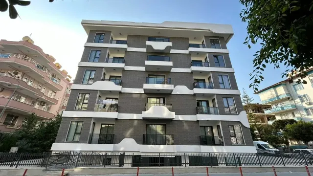 <p>THE YACHT RESIDENCE</p>

<p>The land of our project, located on Island 2844, Plot 2, in the center of Alanya, has an area of 1023.26 m&sup2;.</p>

<p>Our project consists of 6 floors, 1 Block, and 50 independent sections. There are 10 1+1 flats on each floor.</p>

<p>is taking.</p>

<p>Flat qualities of the project:</p>

<p>8 Pieces of 1+1 Studio Flat 38.5 m&sup2;- 1 Balcony, 1 Bathroom</p>

<p>32 1+1 Flats 47 m&sup2;-47.5 m&sup2; - 1 Balcony, 1 Bathroom</p>

<p>Apartment Interior Technical Specifications:</p>

<p>Built-in kitchen countertops and furniture cabinets, plumbing and ceramic floors in the kitchen and bathroom coating, PVC double glass windows and balcony doors, 1st Class flat steel doors and security locks, modern lacquered painted panel doors, 1st Class plastic interior wall and ceiling paintings, ceiling areas hidden LED lighting, Class 1 ceramic coatings on the floors, heat-resistant, fireproof electrical installation, switches and sockets, internet and television installations, automatic ventilation system in bathrooms Intercom door security systems in the flats, infrastructure of the air conditioners are based on the central system. planned.</p>

<p>Apartment Exterior Technical Specifications:</p>

<p>Its exterior architecture symbolizes the yacht. The exterior consists of mechanical cladding.</p>
