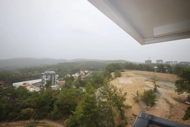 <p>The Voyace Residence is located in the Avsallar district of Alanya, close to Incekum Forest Park and its pleasant beach, and will undoubtedly be one of the best projects in all of Alanya.</p>

<p>On the site; There is an outdoor swimming pool, heated indoor swimming pool, Turkish bath, sauna, steam room, relaxation room, fitness, cinema, children's playground, game room and barbecue area.</p>

<p>There will be plenty of sun loungers and umbrellas on the sun terrace surrounding the outdoor pool, while there will also be a full-time site attendant, CCTV, on-site parking and free Wi-Fi in social areas. The beach approximately 1500 meters south will be served by a regular shuttle bus.</p>

<p>Construction will start in May 2021 and is planned to be completed in June 2022.</p>

<p>We can offer an interest-free payment plan for this project, with payments made in equal installments (monthly or quarterly) throughout the construction period.</p>
