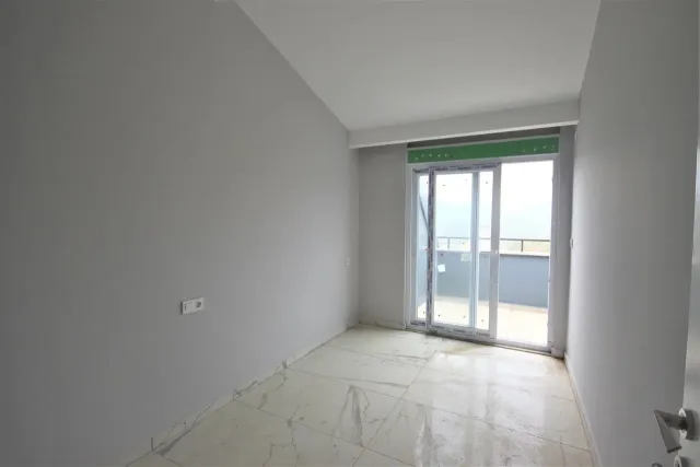 <p>The Voyace Residence is located in the Avsallar district of Alanya, close to Incekum Forest Park and its pleasant beach, and will undoubtedly be one of the best projects in all of Alanya.</p>

<p>On the site; There is an outdoor swimming pool, heated indoor swimming pool, Turkish bath, sauna, steam room, relaxation room, fitness, cinema, children's playground, game room and barbecue area.</p>

<p>There will be plenty of sun loungers and umbrellas on the sun terrace surrounding the outdoor pool, while there will also be a full-time site attendant, CCTV, on-site parking and free Wi-Fi in social areas. The beach approximately 1500 meters south will be served by a regular shuttle bus.</p>

<p>Construction will start in May 2021 and is planned to be completed in June 2022.</p>

<p>We can offer an interest-free payment plan for this project, with payments made in equal installments (monthly or quarterly) throughout the construction period.</p>
