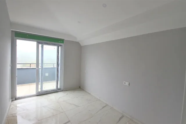 <p>The Voyace Residence is located in the Avsallar district of Alanya, close to Incekum Forest Park and its pleasant beach, and will undoubtedly be one of the best projects in all of Alanya.</p>

<p>On the site; There is an outdoor swimming pool, heated indoor swimming pool, Turkish bath, sauna, steam room, relaxation room, fitness, cinema, children's playground, game room and barbecue area.</p>

<p>There will be plenty of sun loungers and umbrellas on the sun terrace surrounding the outdoor pool, while there will also be a full-time site attendant, CCTV, on-site parking and free Wi-Fi in social areas. The beach approximately 1500 meters south will be served by a regular shuttle bus.</p>

<p>Construction will start in May 2021 and is planned to be completed in June 2022.</p>

<p>We can offer an interest-free payment plan for this project, with payments made in equal installments (monthly or quarterly) throughout the construction period.</p>
