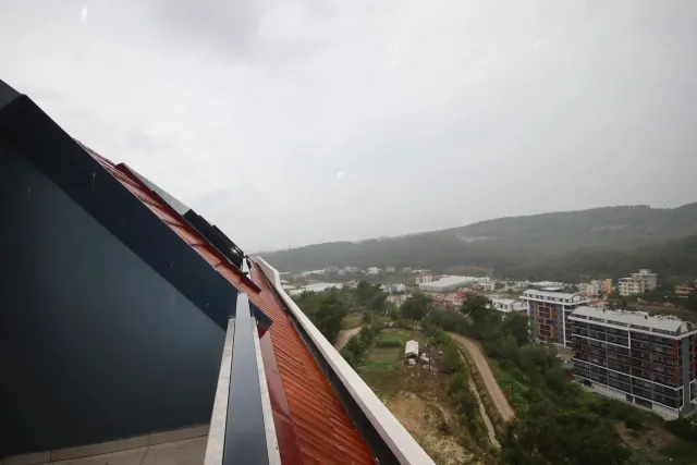 <p>The Voyace Residence is located in the Avsallar district of Alanya, close to Incekum Forest Park and its pleasant beach, and will undoubtedly be one of the best projects in all of Alanya.</p>

<p>On the site; There is an outdoor swimming pool, heated indoor swimming pool, Turkish bath, sauna, steam room, relaxation room, fitness, cinema, children's playground, game room and barbecue area.</p>

<p>There will be plenty of sun loungers and umbrellas on the sun terrace surrounding the outdoor pool, while there will also be a full-time site attendant, CCTV, on-site parking and free Wi-Fi in social areas. The beach approximately 1500 meters south will be served by a regular shuttle bus.</p>

<p>Construction will start in May 2021 and is planned to be completed in June 2022.</p>

<p>We can offer an interest-free payment plan for this project, with payments made in equal installments (monthly or quarterly) throughout the construction period.</p>
