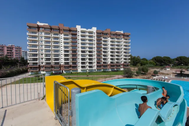 <p><strong>Project Name:Liparis Sunlife (Kargıpınarı)</strong></p>

<p><strong>Our project, which is built on 37.449.00 M2 Green area, consists of 12 blocks and 240 apartments.&nbsp;Our project has 10 floors and there are 2 apartments on each floor.</strong></p>

<p><strong>Outdoor Features</strong></p>

<p><strong>∙&nbsp;&nbsp;&nbsp;&nbsp;&nbsp;&nbsp;&nbsp;&nbsp;Central Satellite</strong></p>

<p><strong>∙&nbsp;&nbsp;&nbsp;&nbsp;&nbsp;&nbsp;&nbsp;&nbsp;Central Solar Water Heater</strong></p>

<p><strong>∙&nbsp;&nbsp;&nbsp;&nbsp;&nbsp;&nbsp;&nbsp;&nbsp;Fully Equipped Generator</strong></p>

<p><strong>∙&nbsp;&nbsp;&nbsp;&nbsp;&nbsp;&nbsp;&nbsp;&nbsp;Outdoor Car Park</strong></p>

<p><strong>∙&nbsp;&nbsp;&nbsp;&nbsp;&nbsp;&nbsp;&nbsp;&nbsp;Photocell Building Entrance</strong></p>

<p><strong>∙&nbsp;&nbsp;&nbsp;&nbsp;&nbsp;&nbsp;&nbsp;&nbsp;Full Automatic 2 Elevators</strong></p>

<p><strong>Interior Features</strong></p>

<p><strong>∙&nbsp;&nbsp;&nbsp;&nbsp;&nbsp;&nbsp;&nbsp;&nbsp;Apartments 2+1-115 M2 / 3+1-175M2</strong></p>

<p><strong>∙&nbsp;&nbsp;&nbsp;&nbsp;&nbsp;&nbsp;&nbsp;&nbsp;Air Conditioning Installation Collection Area</strong></p>

<p><strong>∙&nbsp;&nbsp;&nbsp;&nbsp;&nbsp;&nbsp;&nbsp;&nbsp;Entrance Door Steel Door</strong></p>

<p><strong>∙&nbsp;&nbsp;&nbsp;&nbsp;&nbsp;&nbsp;&nbsp;&nbsp;Special Design Cloakroom</strong></p>

<p><strong>∙&nbsp;&nbsp;&nbsp;&nbsp;&nbsp;&nbsp;&nbsp;&nbsp;Special Design Interior Doors</strong></p>

<p><strong>∙&nbsp;&nbsp;&nbsp;&nbsp;&nbsp;&nbsp;&nbsp;&nbsp;Wet Floors 1st Class Ceramic and Granite</strong></p>

<p><strong>∙&nbsp;&nbsp;&nbsp;&nbsp;&nbsp;&nbsp;&nbsp;&nbsp;Pvc Joinery (Double Glass-Insulating Glass)</strong></p>

<p><strong>∙&nbsp;&nbsp;&nbsp;&nbsp;&nbsp;&nbsp;&nbsp;&nbsp;Interior Doors Special Design</strong></p>

<p><strong>∙&nbsp;&nbsp;&nbsp;&nbsp;&nbsp;&nbsp;&nbsp;&nbsp;Space-Appropriate MDF Kitchen Cabinets</strong></p>

<p><strong>∙&nbsp;&nbsp;&nbsp;&nbsp;&nbsp;&nbsp;&nbsp;&nbsp;Granite Countertops</strong></p>

<p><strong>∙&nbsp;&nbsp;&nbsp;&nbsp;&nbsp;&nbsp;&nbsp;&nbsp;Custom Design Laundry Cabinet</strong></p>

<p><strong>∙&nbsp;&nbsp;&nbsp;&nbsp;&nbsp;&nbsp;&nbsp;&nbsp;2 Pcs Special Design Bathroom Cabinet</strong></p>

<p><strong>∙&nbsp;&nbsp;&nbsp;&nbsp;&nbsp;&nbsp;&nbsp;&nbsp;General Wc General Bathroom And En-Suite Bathroom</strong></p>

<p><strong>∙&nbsp;&nbsp;&nbsp;&nbsp;&nbsp;&nbsp;&nbsp;&nbsp;Shower</strong></p>

<p><strong>∙&nbsp;&nbsp;&nbsp;&nbsp;&nbsp;&nbsp;&nbsp;&nbsp;Chrome Balcony Railings Glass Plated Square Handrail</strong></p>

<p><strong>Social Areas</strong></p>

<p><strong>∙&nbsp;&nbsp;&nbsp;&nbsp;&nbsp;&nbsp;&nbsp;&nbsp;Seafront Location</strong></p>

<p><strong>∙&nbsp;&nbsp;&nbsp;&nbsp;&nbsp;&nbsp;&nbsp;&nbsp;Outdoor Fitness</strong></p>

<p><strong>∙&nbsp;&nbsp;&nbsp;&nbsp;&nbsp;&nbsp;&nbsp;&nbsp;Outdoor Pool</strong></p>

<p><strong>∙&nbsp;&nbsp;&nbsp;&nbsp;&nbsp;&nbsp;&nbsp;&nbsp;Aqua Park</strong></p>

<p><strong>∙&nbsp;&nbsp;&nbsp;&nbsp;&nbsp;&nbsp;&nbsp;&nbsp;Camellias</strong></p>

<p><strong>∙&nbsp;&nbsp;&nbsp;&nbsp;&nbsp;&nbsp;&nbsp;&nbsp;BBQ Areas</strong></p>

<p><strong>∙&nbsp;&nbsp;&nbsp;&nbsp;&nbsp;&nbsp;&nbsp;&nbsp;Children's Playground</strong></p>

<p><strong>∙&nbsp;&nbsp;&nbsp;&nbsp;&nbsp;&nbsp;&nbsp;&nbsp;Jogging Paths</strong></p>

<p><strong>Security Features</strong></p>

<p><strong>∙&nbsp;&nbsp;&nbsp;&nbsp;&nbsp;&nbsp;&nbsp;&nbsp;Earthquake Regulation</strong></p>

<p><strong>∙&nbsp;&nbsp;&nbsp;&nbsp;&nbsp;&nbsp;&nbsp;&nbsp;7/24 Private Security</strong></p>

<p><strong>∙&nbsp;&nbsp;&nbsp;&nbsp;&nbsp;&nbsp;&nbsp;&nbsp;Fotoselli Site Entrance Gate</strong></p>

<p><strong>∙&nbsp;&nbsp;&nbsp;&nbsp;&nbsp;&nbsp;&nbsp;&nbsp;Bored pile</strong></p>

<p><strong>∙&nbsp;&nbsp;&nbsp;&nbsp;&nbsp;&nbsp;&nbsp;&nbsp;Fire Escapes</strong></p>

<p><strong>∙&nbsp;&nbsp;&nbsp;&nbsp;&nbsp;&nbsp;&nbsp;&nbsp;Central Camera System</strong></p>

<p>&nbsp;</p>
