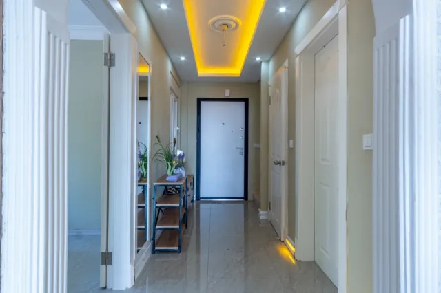 <p>Two magnificent new, fully equipped villas in Karkicak, Alanya. The villas are semi-detached and have a shared swimming pool. Each villa has 3 bedrooms and 1 living room. 380 m2 each villa. The total land area for the two villas is 680 m2. The balconies offer beautiful views of the entire city, mountain landscapes and the sea. You can buy 2 villas together - for one large family.</p>
