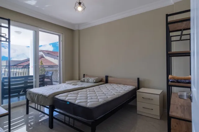 <p>Two magnificent new, fully equipped villas in Karkicak, Alanya. The villas are semi-detached and have a shared swimming pool. Each villa has 3 bedrooms and 1 living room. 380 m2 each villa. The total land area for the two villas is 680 m2. The balconies offer beautiful views of the entire city, mountain landscapes and the sea. You can buy 2 villas together - for one large family.</p>
