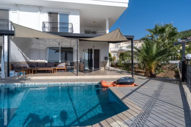 <p>Two magnificent new, fully equipped villas in Karkicak, Alanya. The villas are semi-detached and have a shared swimming pool. Each villa has 3 bedrooms and 1 living room. 380 m2 each villa. The total land area for the two villas is 680 m2. The balconies offer beautiful views of the entire city, mountain landscapes and the sea. You can buy 2 villas together - for one large family.</p>
