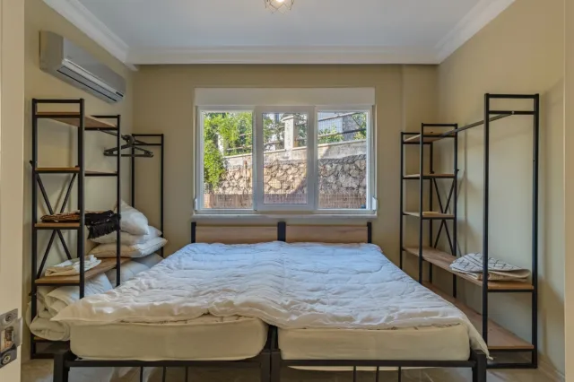 <p>Two magnificent new, fully equipped villas in Karkicak, Alanya. The villas are semi-detached and have a shared swimming pool. Each villa has 3 bedrooms and 1 living room. 380 m2 each villa. The total land area for the two villas is 680 m2. The balconies offer beautiful views of the entire city, mountain landscapes and the sea. You can buy 2 villas together - for one large family.</p>
