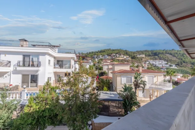 <p>Two magnificent new, fully equipped villas in Karkicak, Alanya. The villas are semi-detached and have a shared swimming pool. Each villa has 3 bedrooms and 1 living room. 380 m2 each villa. The total land area for the two villas is 680 m2. The balconies offer beautiful views of the entire city, mountain landscapes and the sea. You can buy 2 villas together - for one large family.</p>
