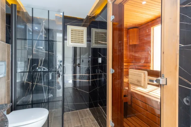 <p>Two magnificent new, fully equipped villas in Karkicak, Alanya. The villas are semi-detached and have a shared swimming pool. Each villa has 3 bedrooms and 1 living room. 380 m2 each villa. The total land area for the two villas is 680 m2. The balconies offer beautiful views of the entire city, mountain landscapes and the sea. You can buy 2 villas together - for one large family.</p>
