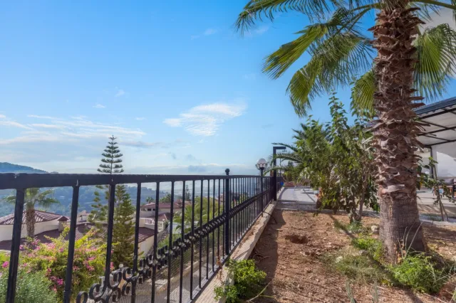 <p>Two magnificent new, fully equipped villas in Karkicak, Alanya. The villas are semi-detached and have a shared swimming pool. Each villa has 3 bedrooms and 1 living room. 380 m2 each villa. The total land area for the two villas is 680 m2. The balconies offer beautiful views of the entire city, mountain landscapes and the sea. You can buy 2 villas together - for one large family.</p>
