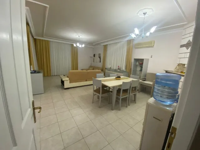 <p>&nbsp;View villa in Oba area, Alanya.</p>

<p>&nbsp;</p>

<p>&nbsp;140 m2<br />
3 bedrooms and kitchen open to living room.<br />
3 WC - 2 with bathroom<br />
single storey<br />
The building is made of reinforced concrete, it is possible to build additional floors on it.</p>
