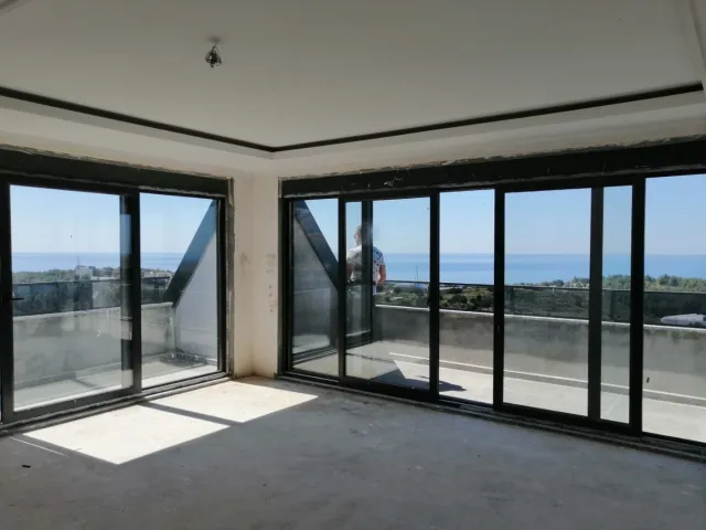 <p>New huge villa with panoramic views of the sea and green surroundings. Final construction work is underway and the new owner can choose the style and design - handrails for stairs, plumbing, lighting, you can equip a fitness room, sauna or dressing room. Each window offers panoramic sea views. The villa has a good area of land with young trees and a private pool. At the buyer's request, we can fully furnish the villa with new household appliances and furniture. The villa area is 400 m2, 3 floors, land area is 679 m2. When purchasing a villa, you can obtain citizenship.</p>
