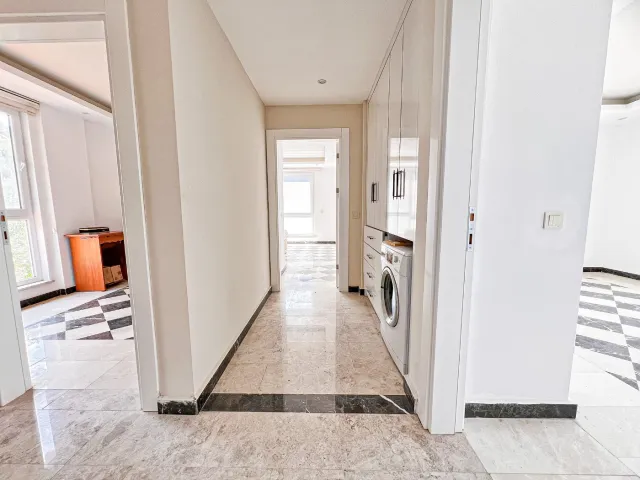 <p>3+1 VILLA<br />
Beautiful villa in a complex overlooking the sea and the whole city!<br />
&nbsp;<br />
Bektaş<br />
▪️3+1<br />
▪️2 Kat<br />
▪️180m2<br />
▪️D&ouml;rt cepheye hakim<br />
▪️Denize 7KM<br />
▪️Merkezi Uydu<br />
▪️İnterkom Sistemi<br />
▪️Kapıcı<br />
▪️Havuz<br />
▪️&Ccedil;ocuk Havuzu<br />
▪️Bah&ccedil;e<br />
▪️Sauna<br />
▪️&Ccedil;ocuk Parkı<br />
▪️Generator<br />
▪️Otopark<br />
▪️BBQ</p>
