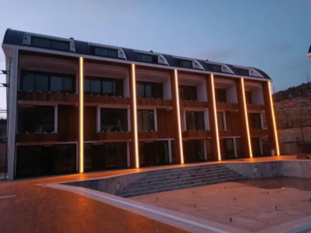 <p>Only&nbsp; 350 m away from sandy beach of Konaklı neighbourhood of Alanya, NEW LEVEL AKROPORA promises a great holiday concept. Located in a position where mostly luxury residences and great hotels exist which makes NEW LEVEL AKROPORA the latest luxury option as a luxury property in the area.</p>

<p>NEW LEVEL AKROPORA consist of 3 blocks of total 36 apartments - each block is only 4 storeys. If you are that one does not like big crowds then this residence will give you the peace and quiet.</p>

<p>The residence offers great on-site facilities fill full every needs for comfort.&nbsp;<br />
<br />
&bull; Open pool<br />
&bull; Heated hot pool<br />
&bull; Gymnastics<br />
&bull; Sauna/Jacuzzi<br />
&bull; Car park<br />
&bull; Lobby<br />
&bull; Play area/kids room<br />
&bull; Cafeteria / pool bar<br />
&bull; 24/7 Security and video surveillance</p>

<p>&nbsp;</p>
